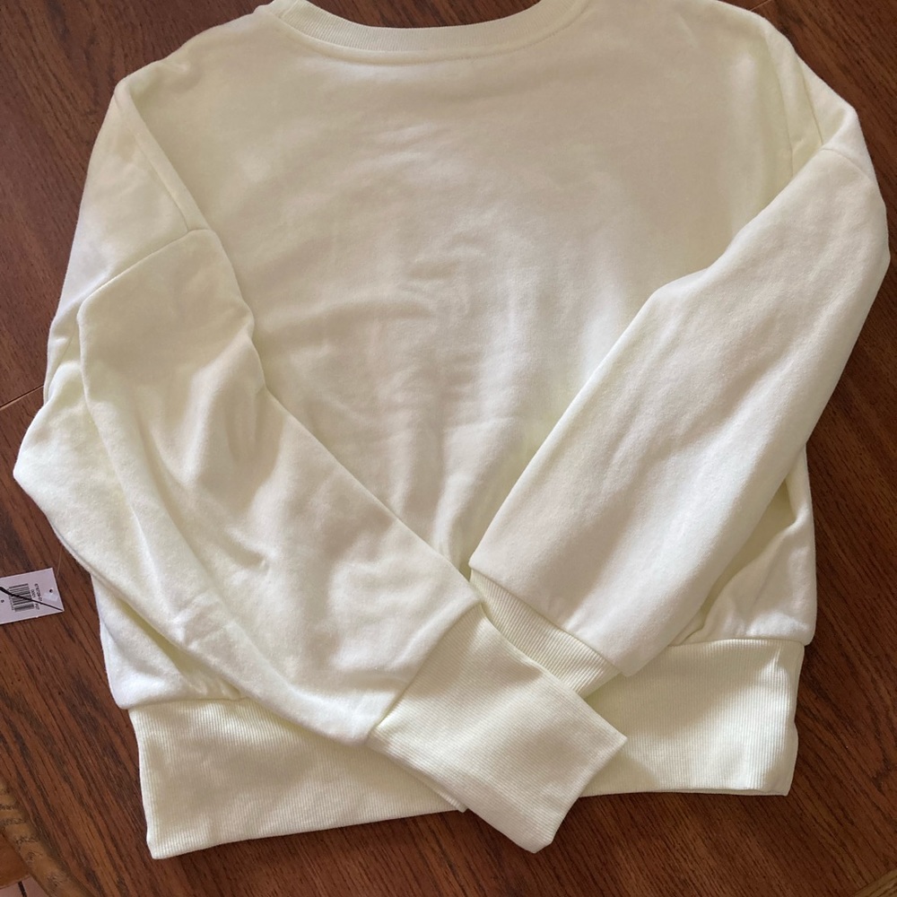Old Navy Women’s Sweatshirt - Picture 6 of 6